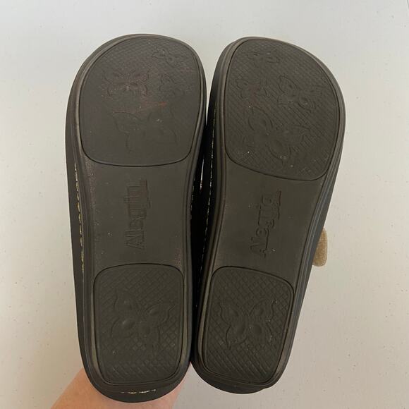 Alegria Women's Carina Tan Leather Wedge Thong Flip Flop Sandal Size 41 10.5-11 - Picture 9 of 10